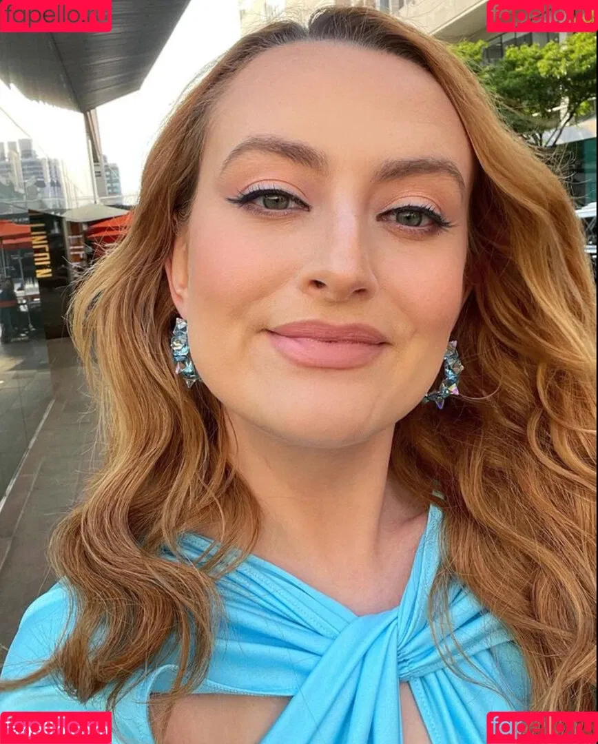 Amelia Dimoldenberg Onlyfans Photo Gallery 