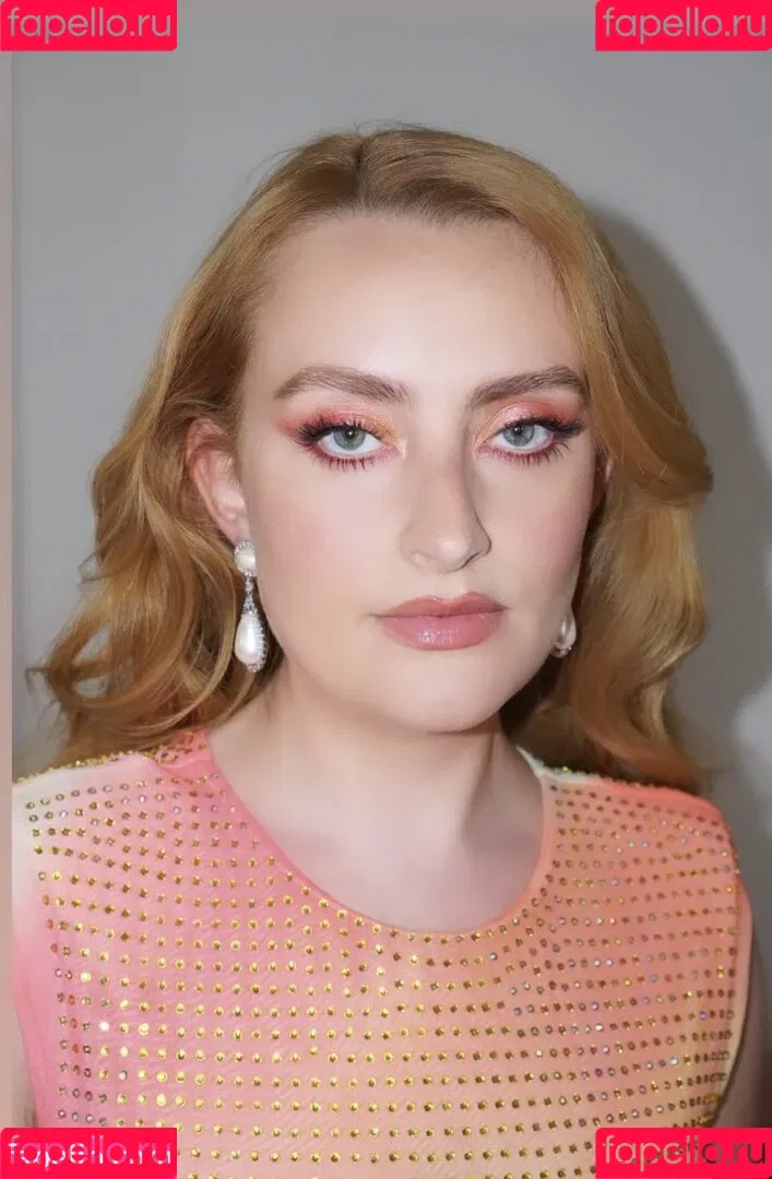 Amelia Dimoldenberg Onlyfans Photo Gallery 