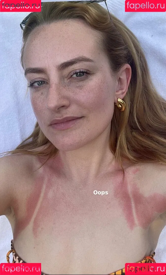 Amelia Dimoldenberg Onlyfans Photo Gallery 