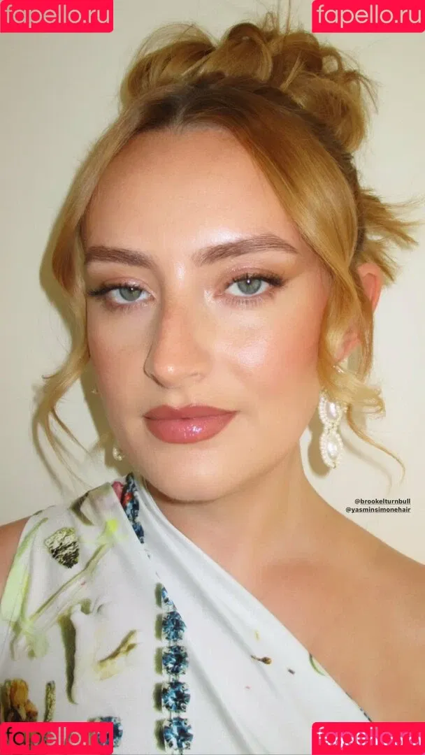 Amelia Dimoldenberg Onlyfans Photo Gallery 