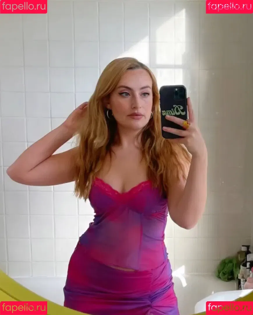 Amelia Dimoldenberg Onlyfans Photo Gallery 