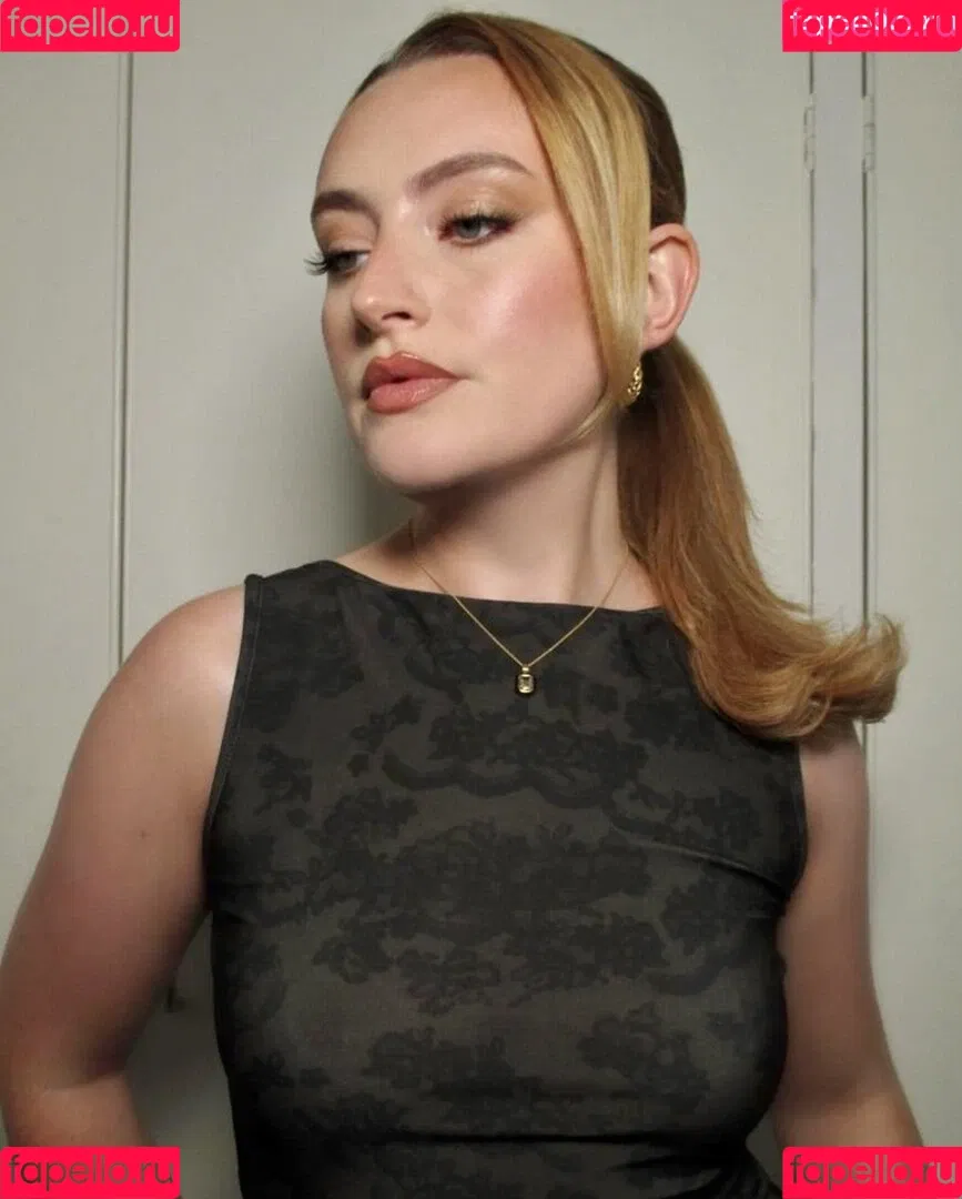 Amelia Dimoldenberg Onlyfans Photo Gallery 