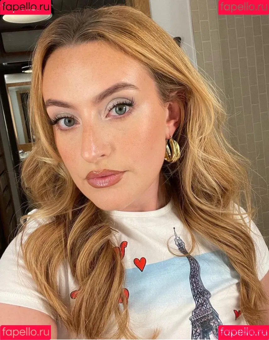 Amelia Dimoldenberg Onlyfans Photo Gallery 