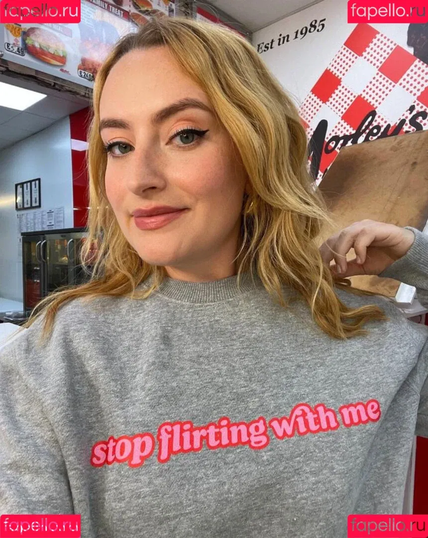 Amelia Dimoldenberg Onlyfans Photo Gallery 