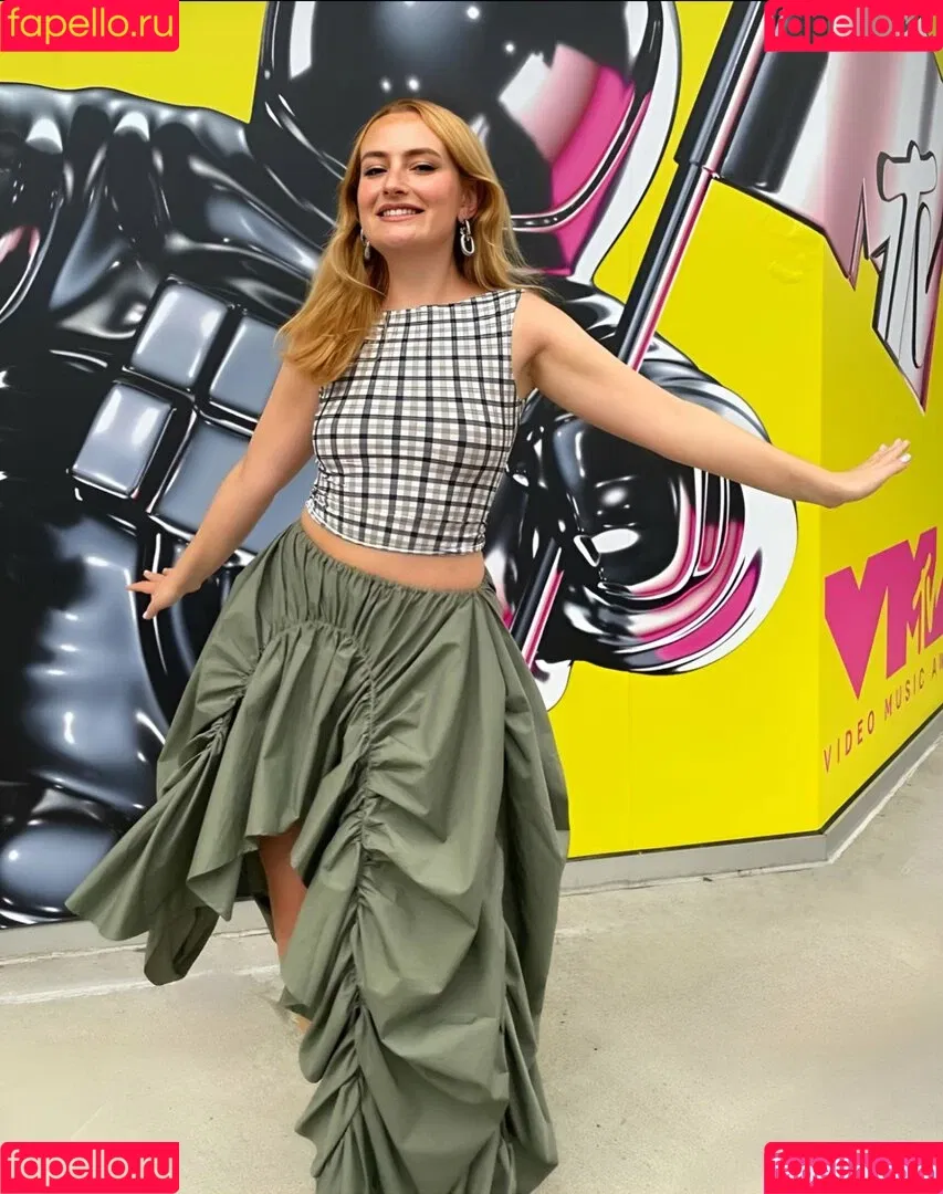 Amelia Dimoldenberg Onlyfans Photo Gallery 