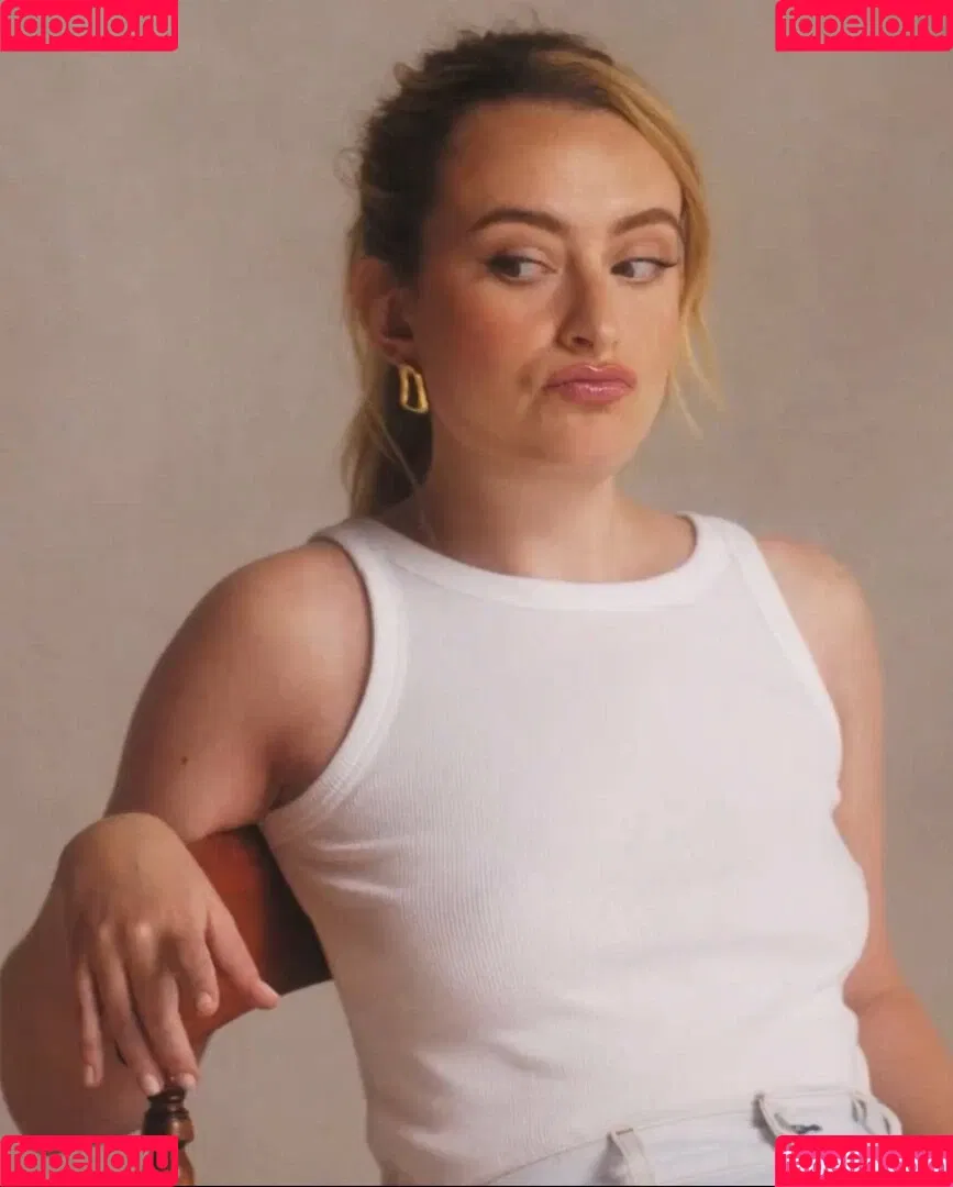 Amelia Dimoldenberg Onlyfans Photo Gallery 