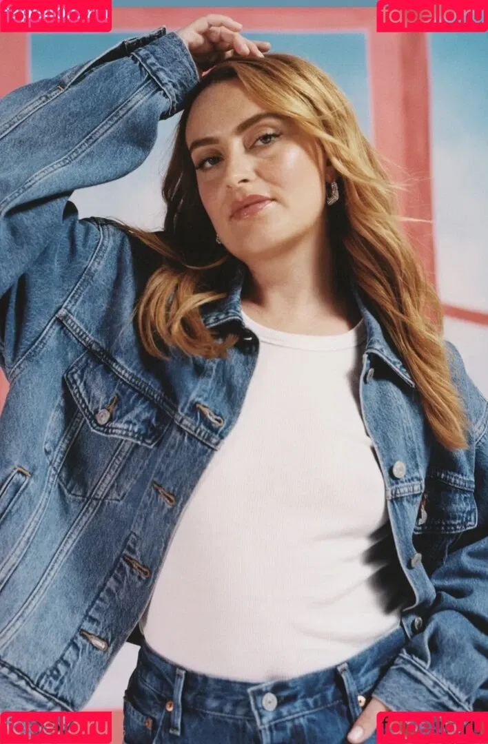 Amelia Dimoldenberg Onlyfans Photo Gallery 