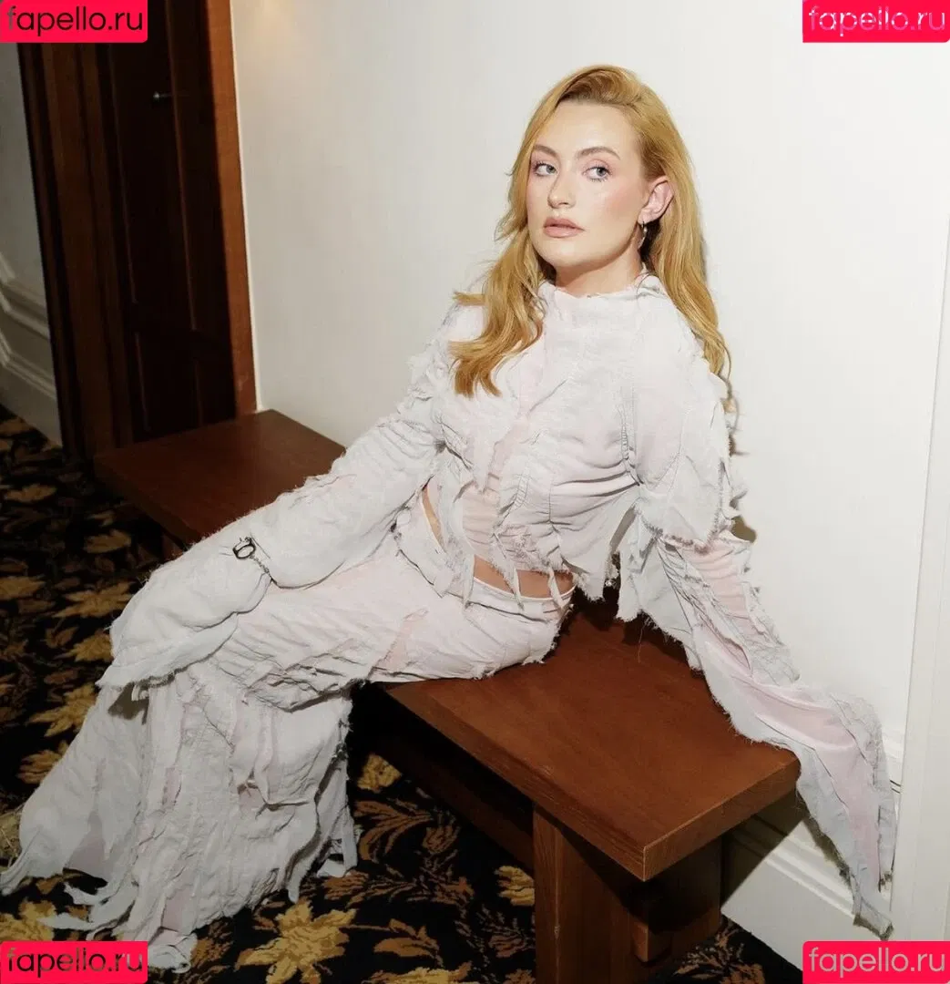 Amelia Dimoldenberg Onlyfans Photo Gallery 
