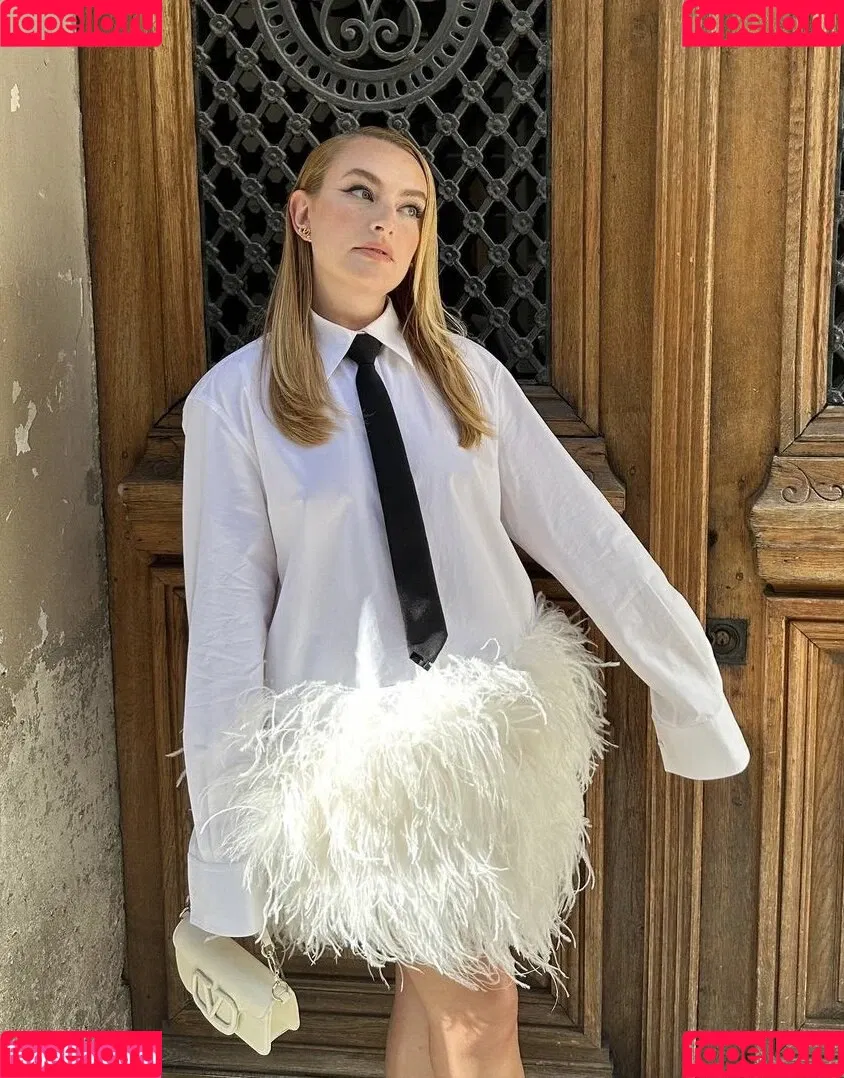 Amelia Dimoldenberg Onlyfans Photo Gallery 