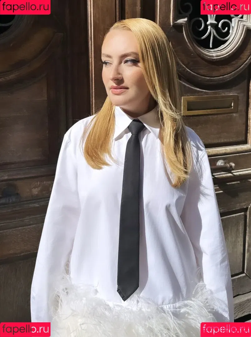 Amelia Dimoldenberg Onlyfans Photo Gallery 