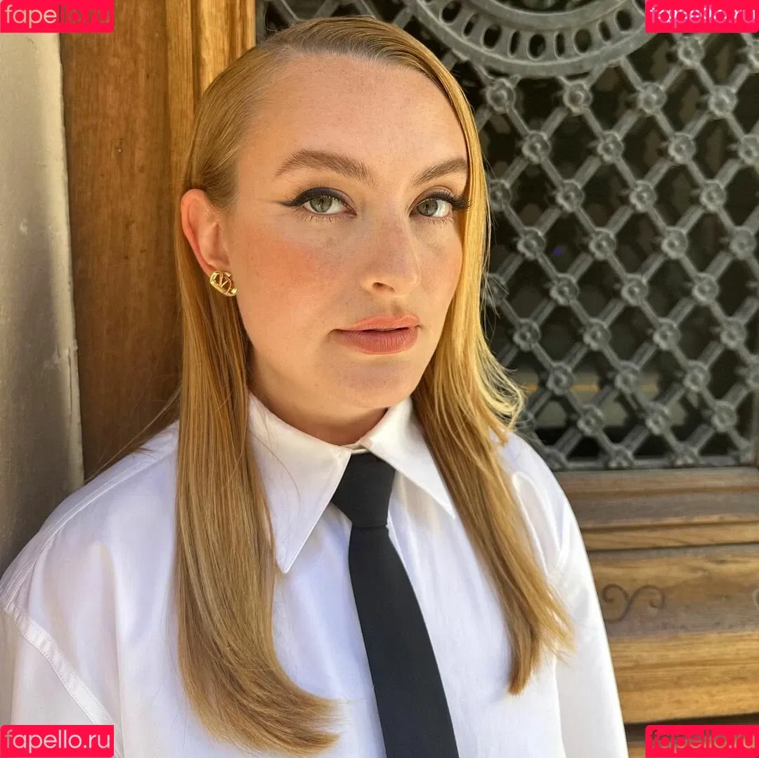 Amelia Dimoldenberg Onlyfans Photo Gallery 