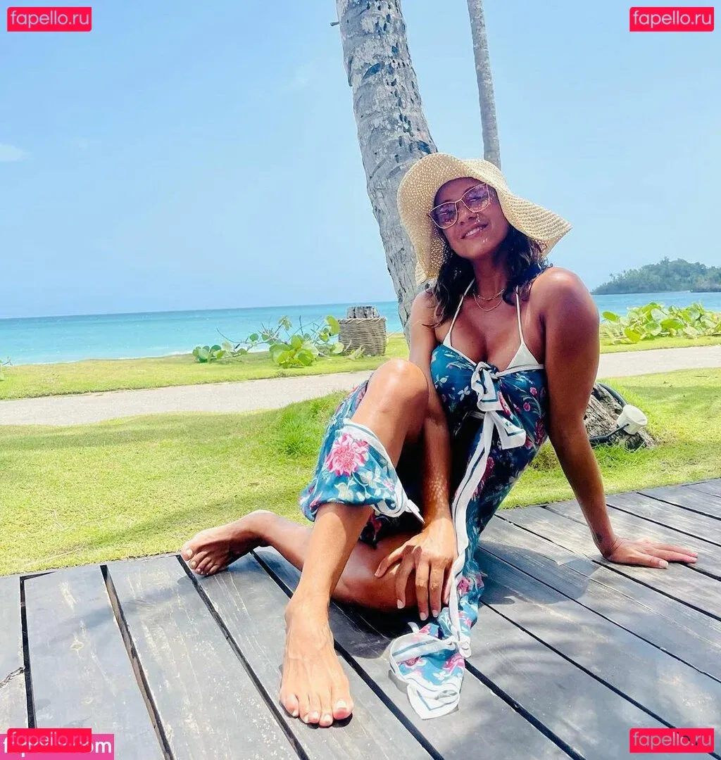 Dania Ramirez Onlyfans Photo Gallery 