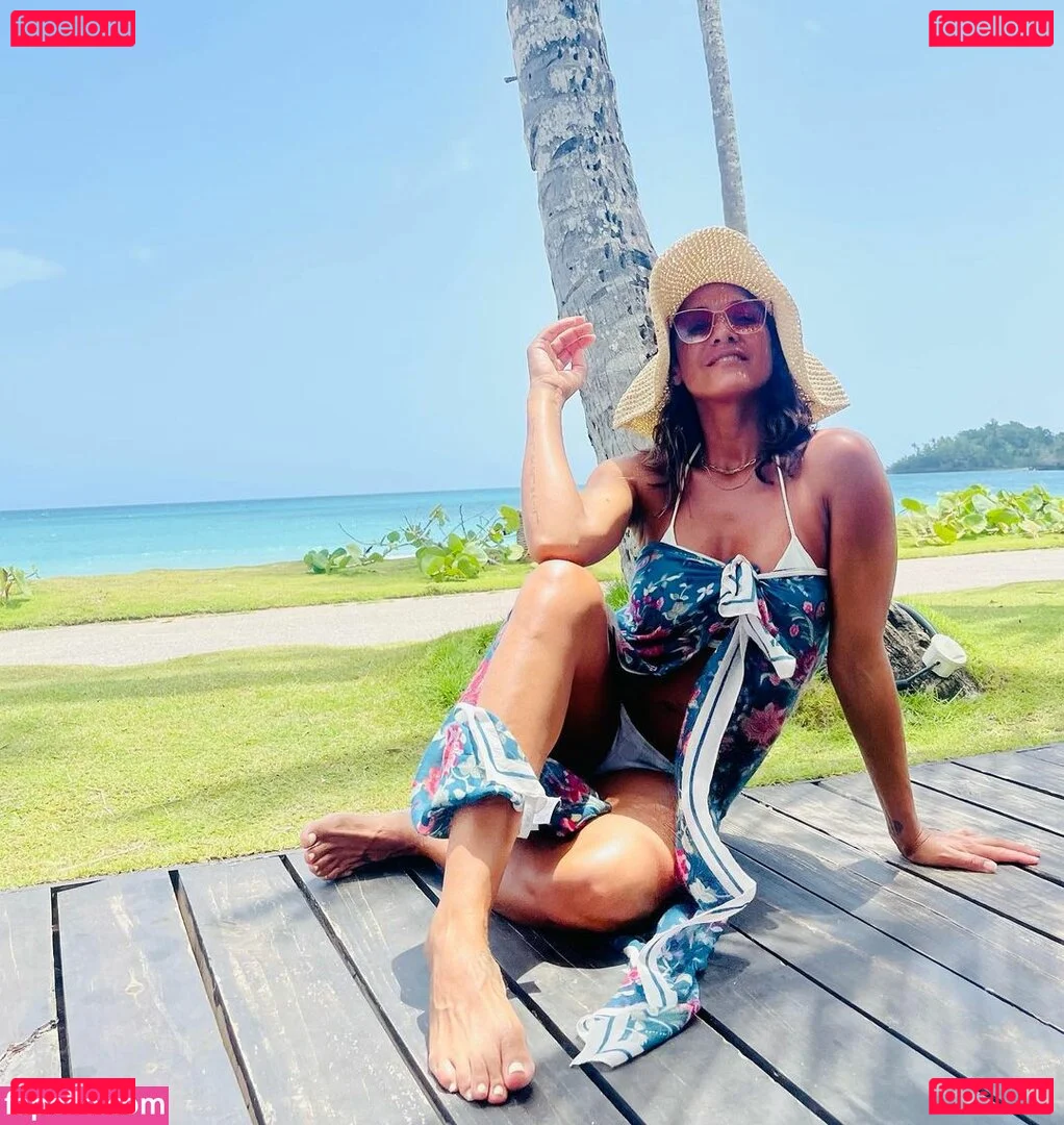 Dania Ramirez Onlyfans Photo Gallery 