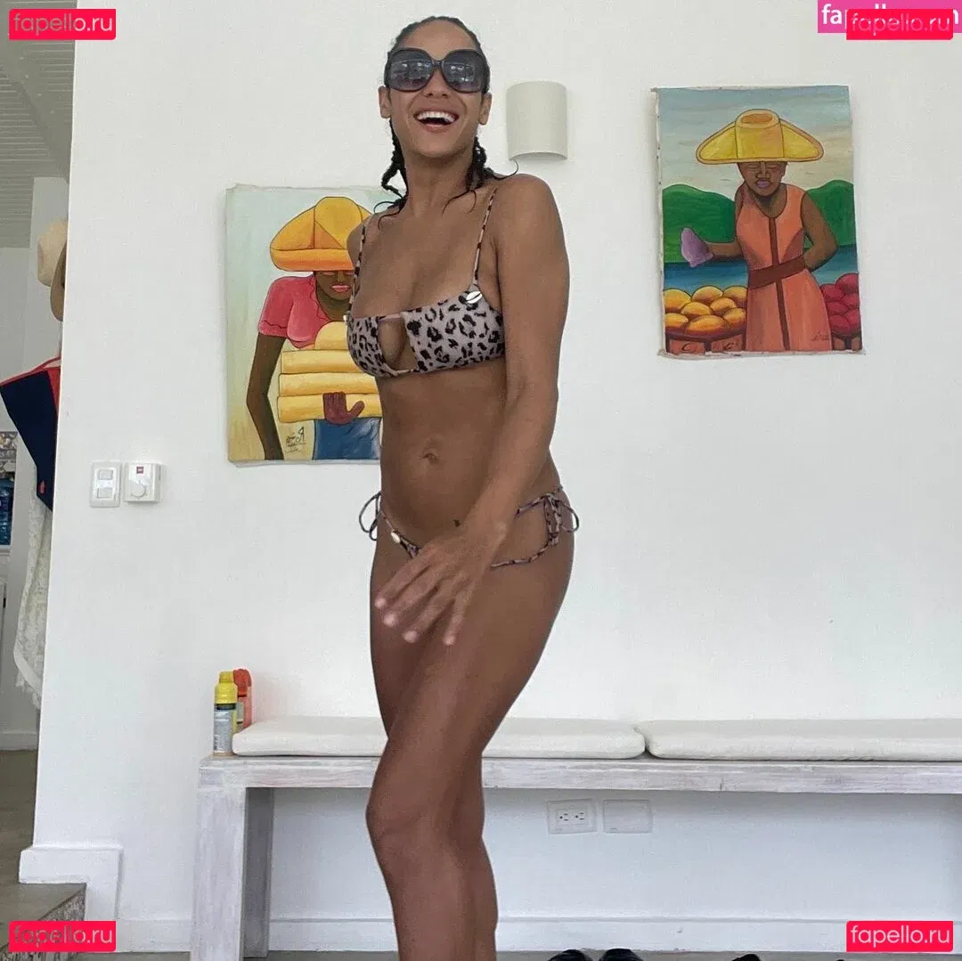 Dania Ramirez Onlyfans Photo Gallery 