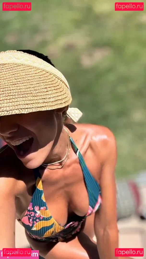 Dania Ramirez Onlyfans Photo Gallery 