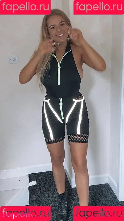 Chloe Ilsley Onlyfans Photo Gallery 
