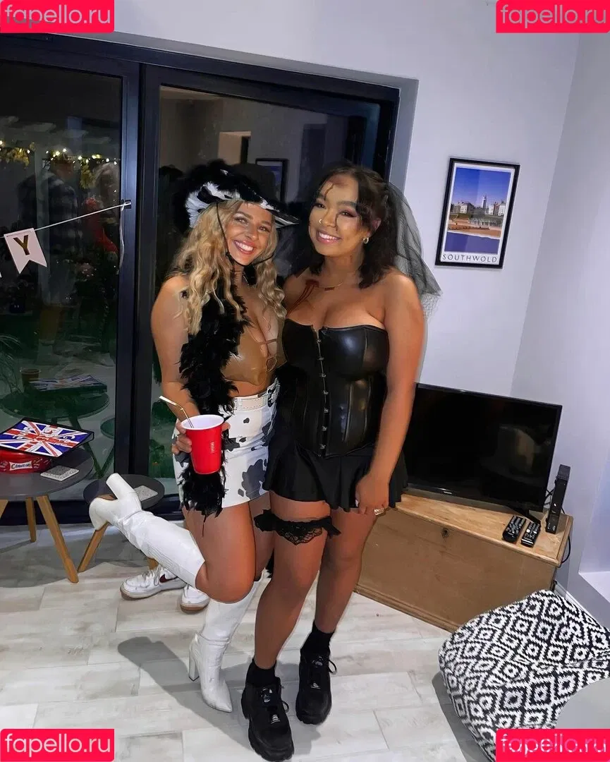 Chloe Ilsley Onlyfans Photo Gallery 