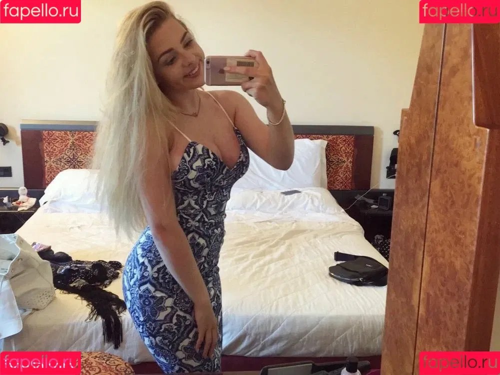 Chloe Ilsley Onlyfans Photo Gallery 