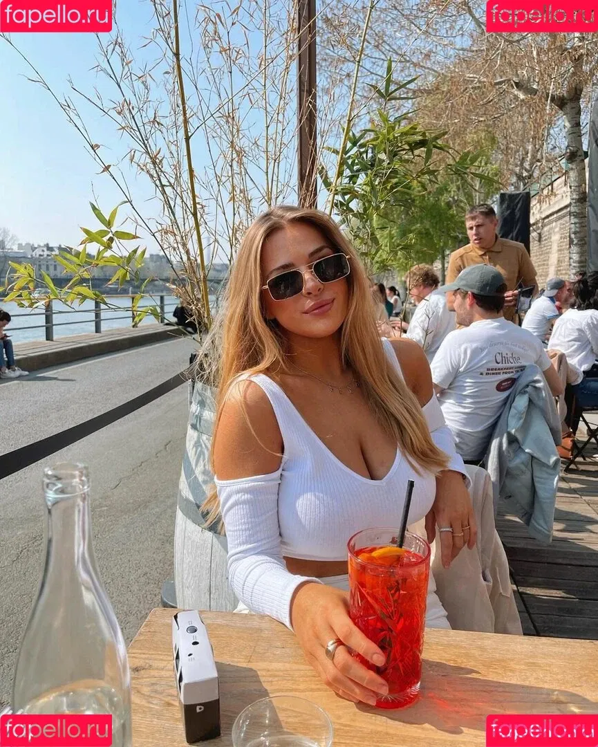 Chloe Ilsley Onlyfans Photo Gallery 