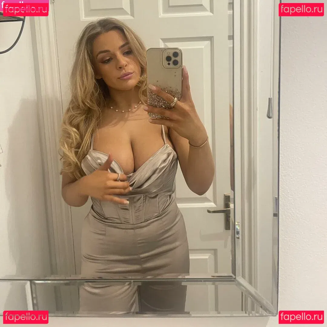 Chloe Ilsley Onlyfans Photo Gallery 
