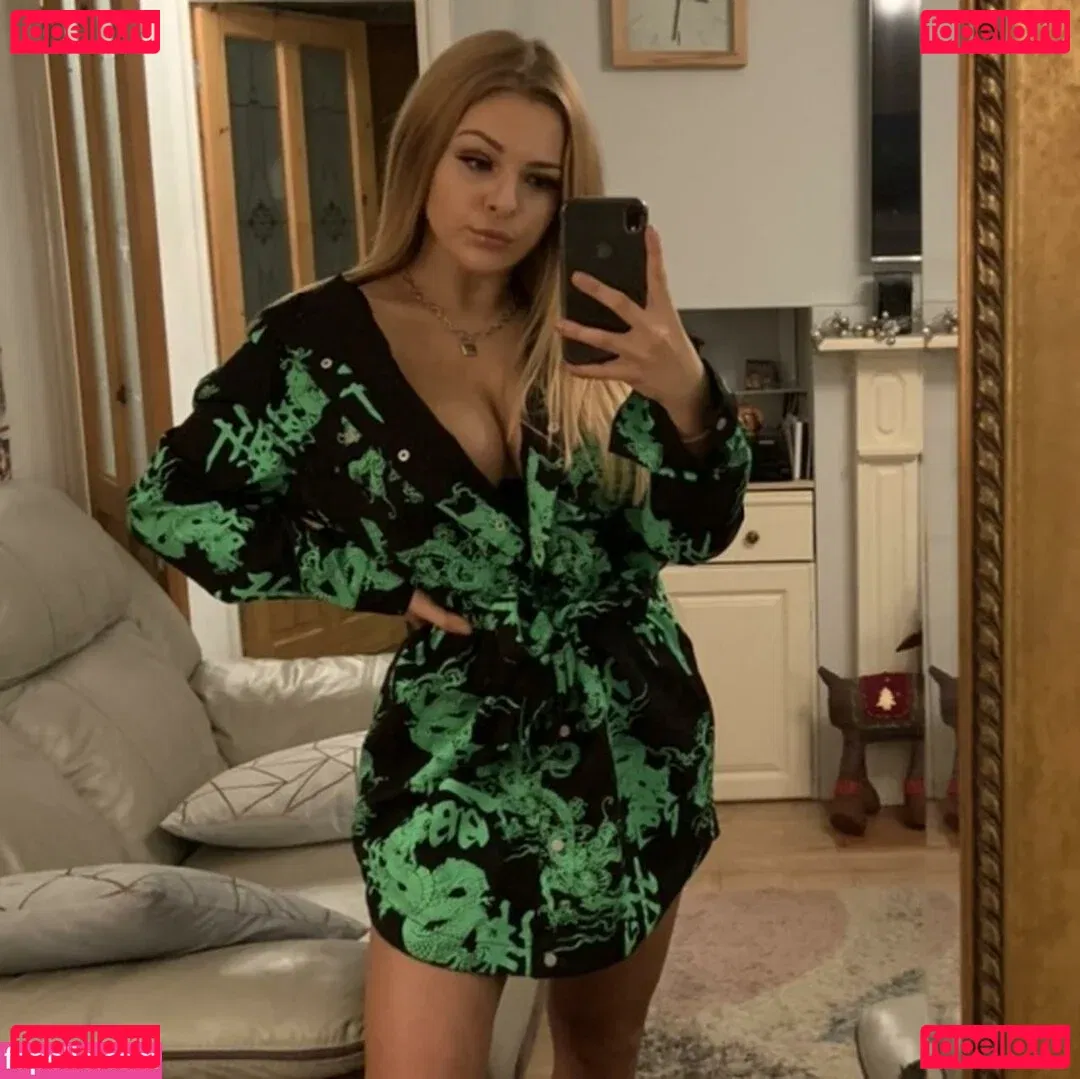 Chloe Ilsley Onlyfans Photo Gallery 
