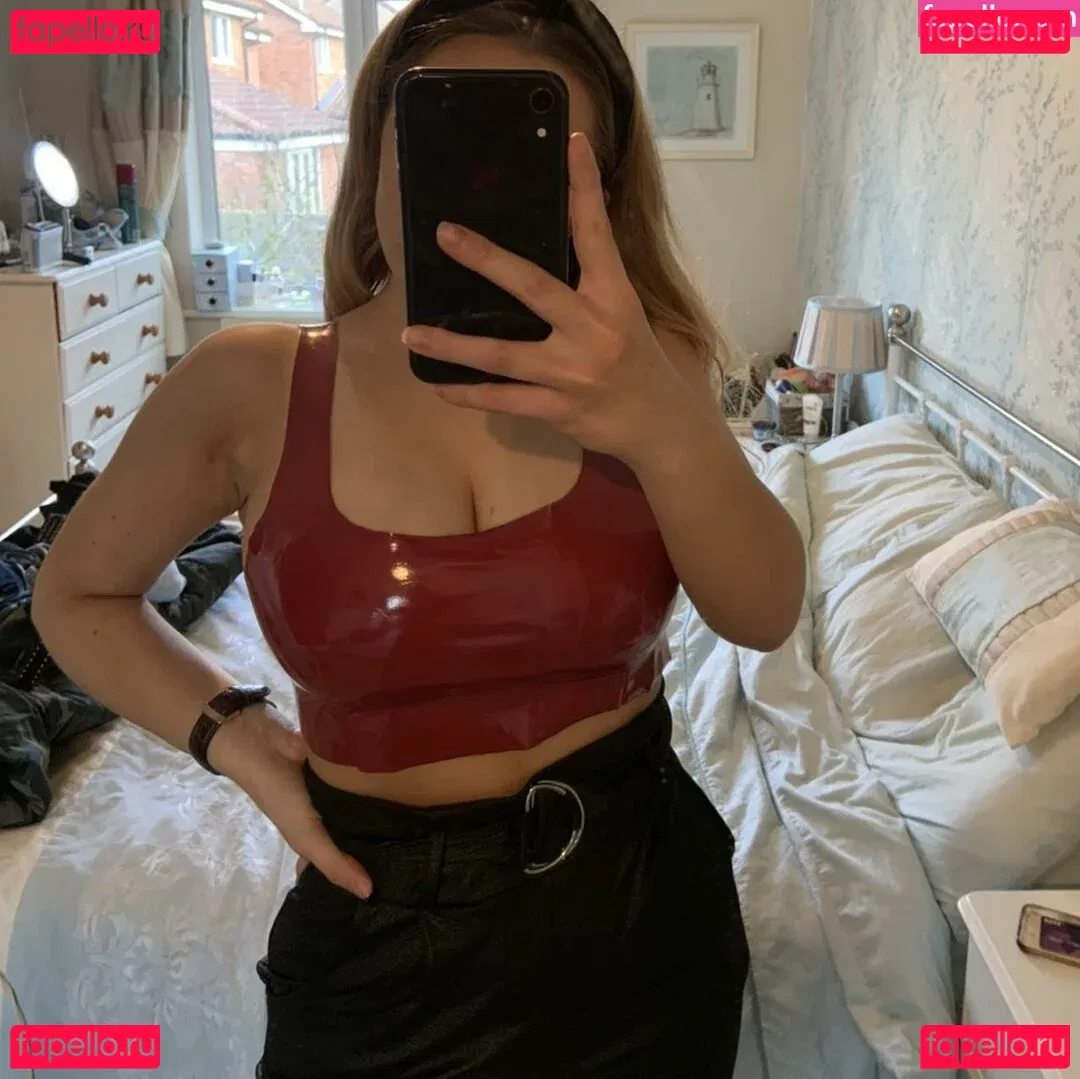 Chloe Ilsley Onlyfans Photo Gallery 