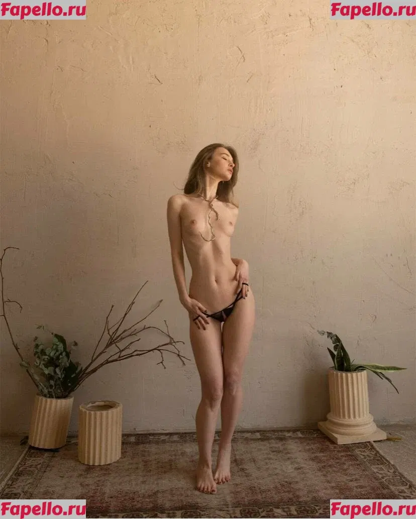 Anna Tsaralunga Onlyfans Photo Gallery 