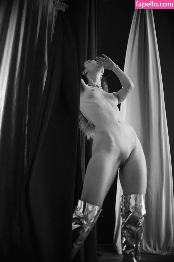 Anna Tsaralunga Onlyfans Photo Gallery 