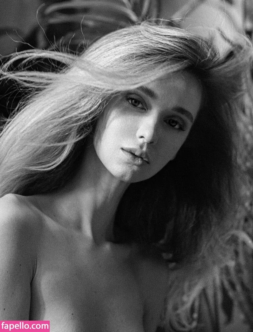 Anna Tsaralunga Onlyfans Photo Gallery 