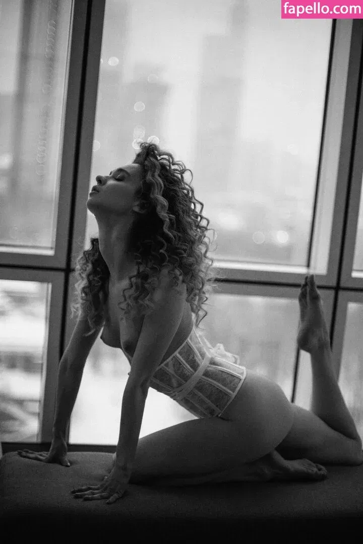 Anna Tsaralunga Onlyfans Photo Gallery 