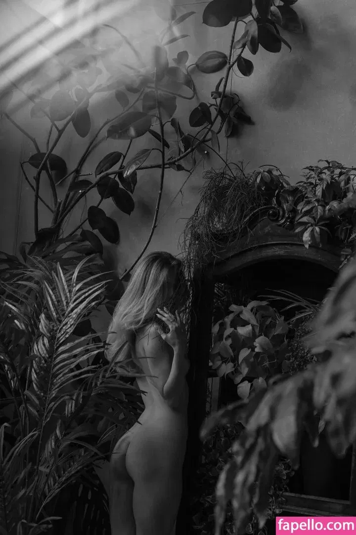 Anna Tsaralunga Onlyfans Photo Gallery 