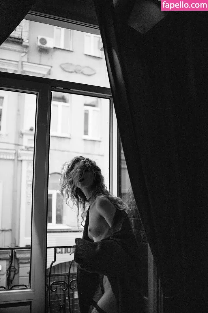 Anna Tsaralunga Onlyfans Photo Gallery 