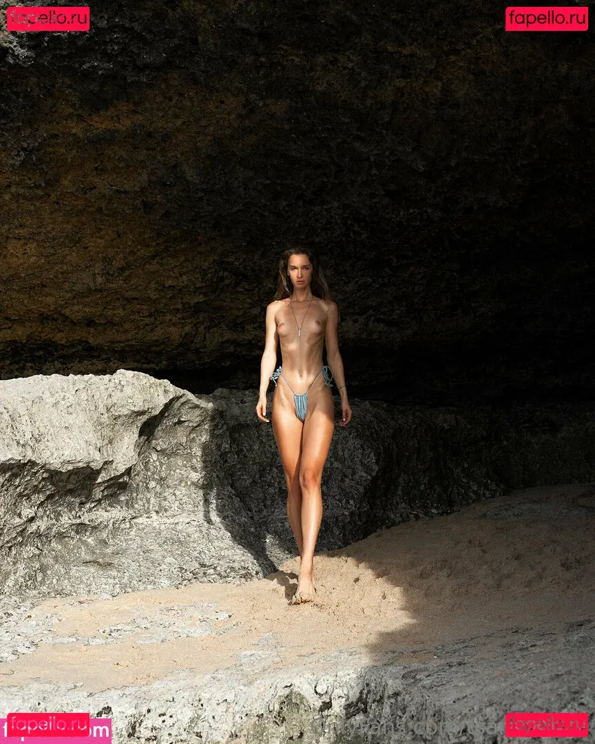 Anna Tsaralunga Onlyfans Photo Gallery 