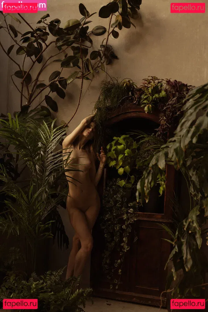 Anna Tsaralunga Onlyfans Photo Gallery 