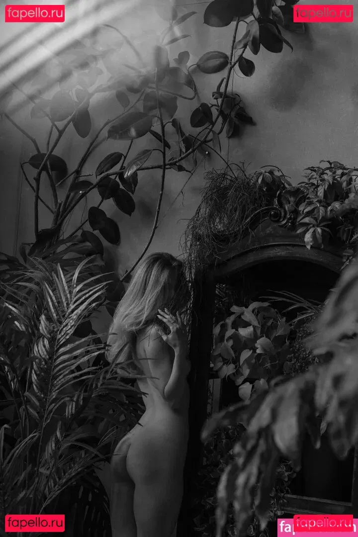 Anna Tsaralunga Onlyfans Photo Gallery 