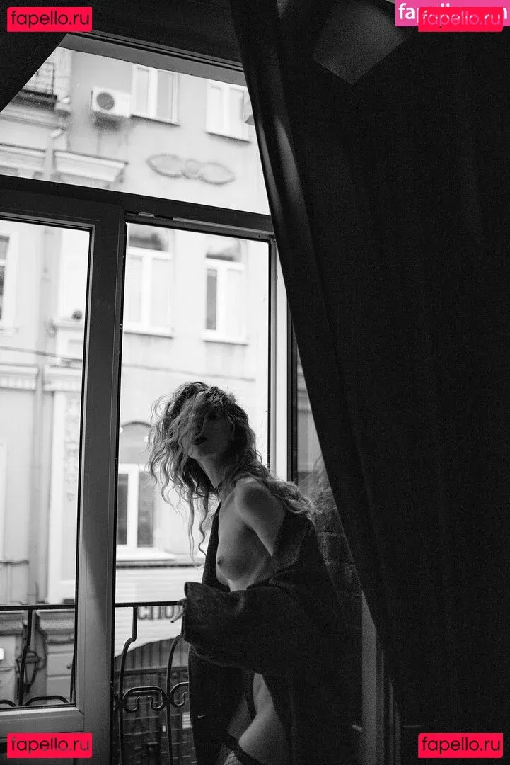 Anna Tsaralunga Onlyfans Photo Gallery 