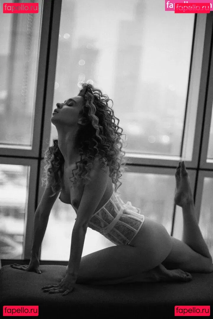 Anna Tsaralunga Onlyfans Photo Gallery 