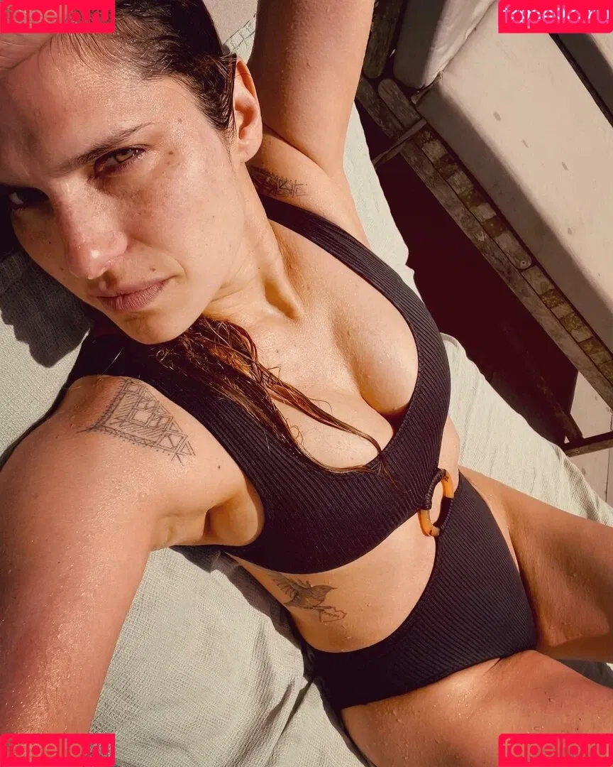 Lake Bell Onlyfans Photo Gallery 