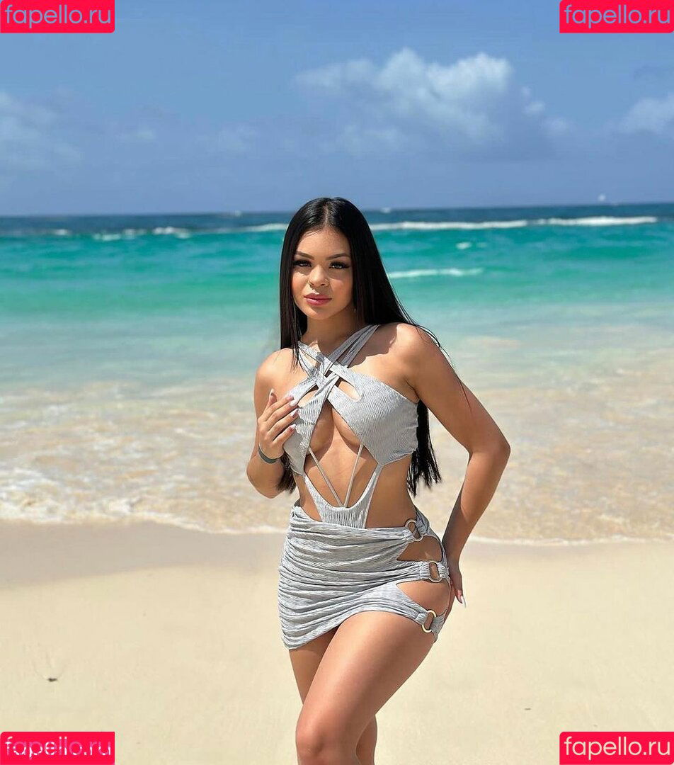 karamba_liviaa Onlyfans Photo Gallery 