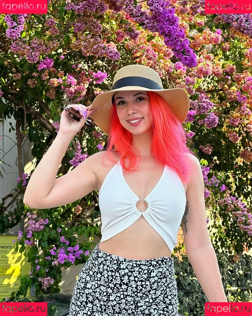 Fairy Elfie Onlyfans Photo Gallery 