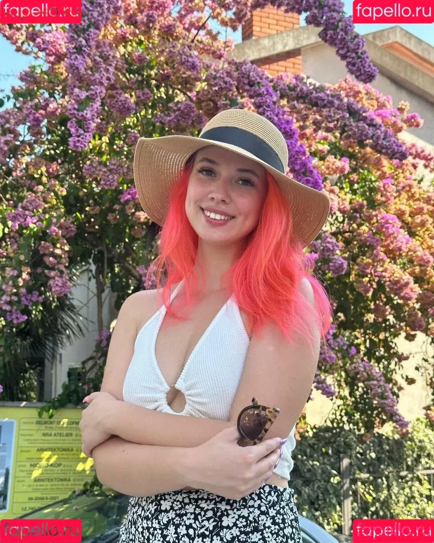 Fairy Elfie Onlyfans Photo Gallery 