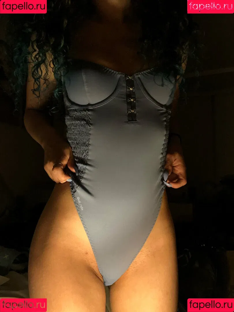 alix_flux Onlyfans Photo Gallery 