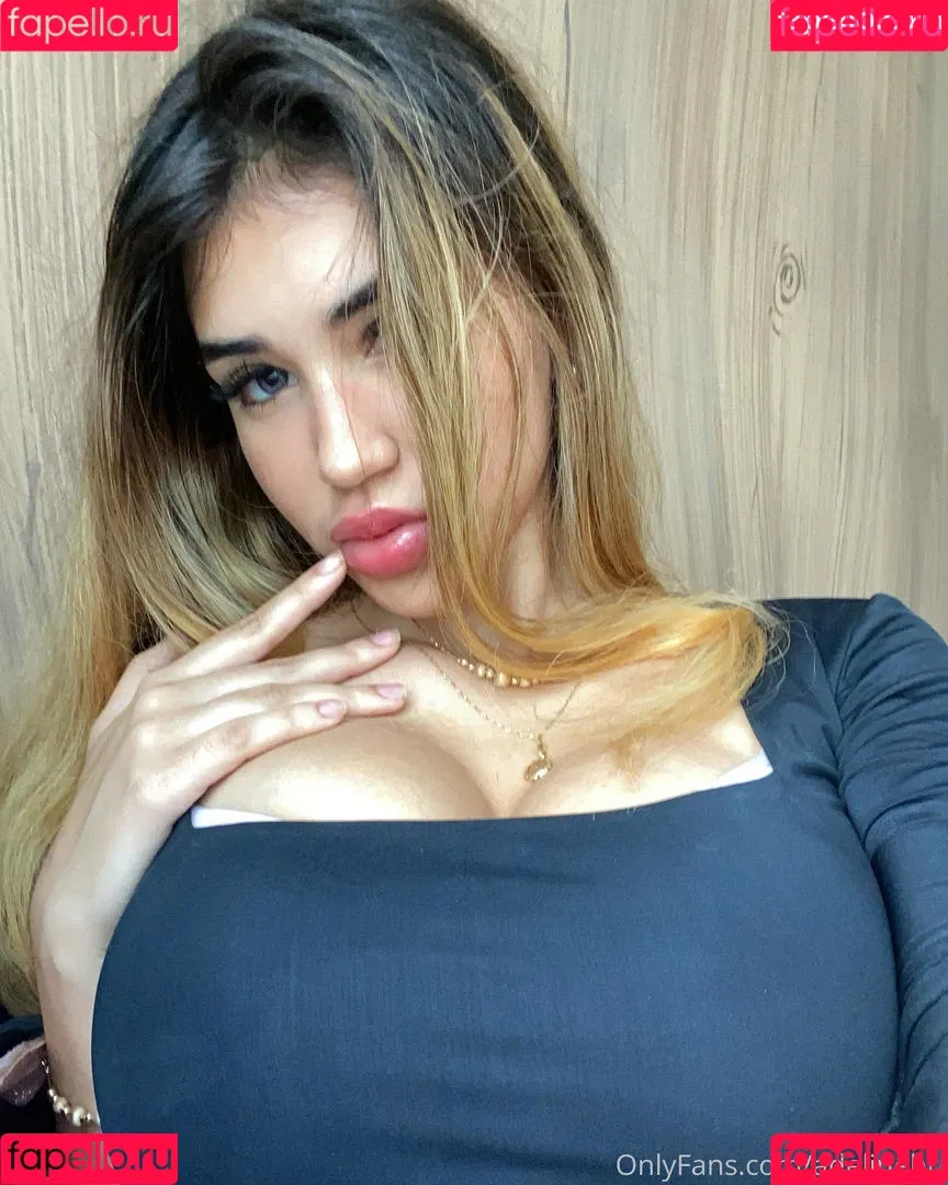 Adelinebri Onlyfans Photo Gallery 