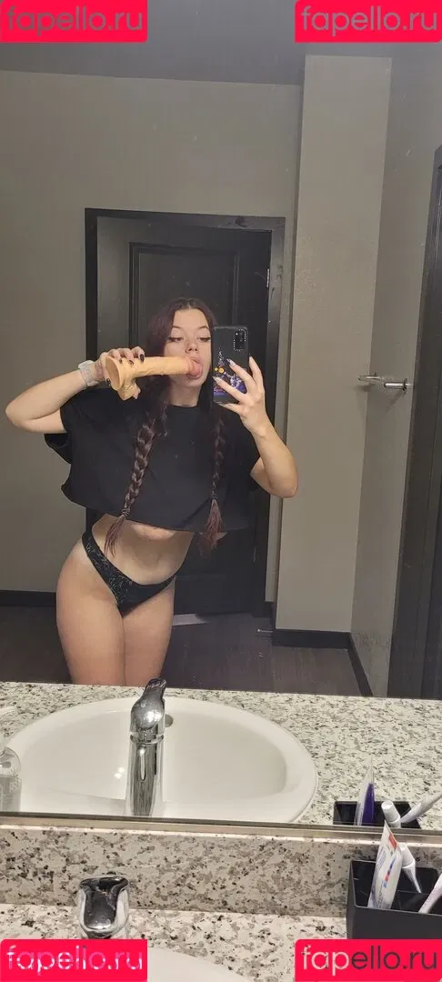 Sav Onlyfans Photo Gallery 