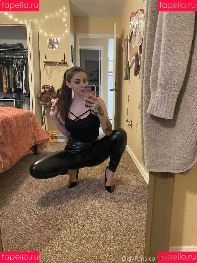 mollymaeve Onlyfans Photo Gallery 