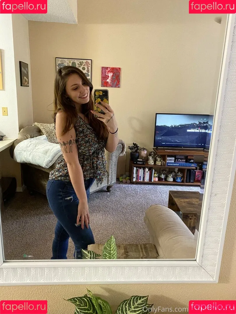 mollymaeve Onlyfans Photo Gallery 