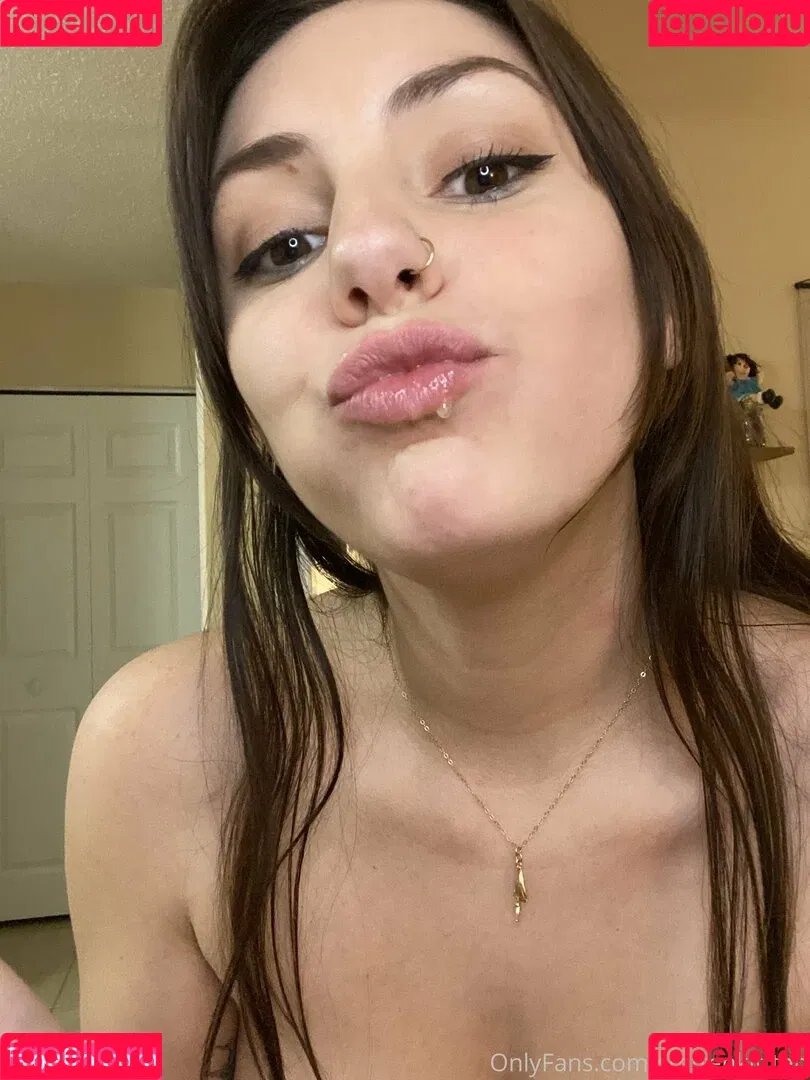 mollymaeve Onlyfans Photo Gallery 