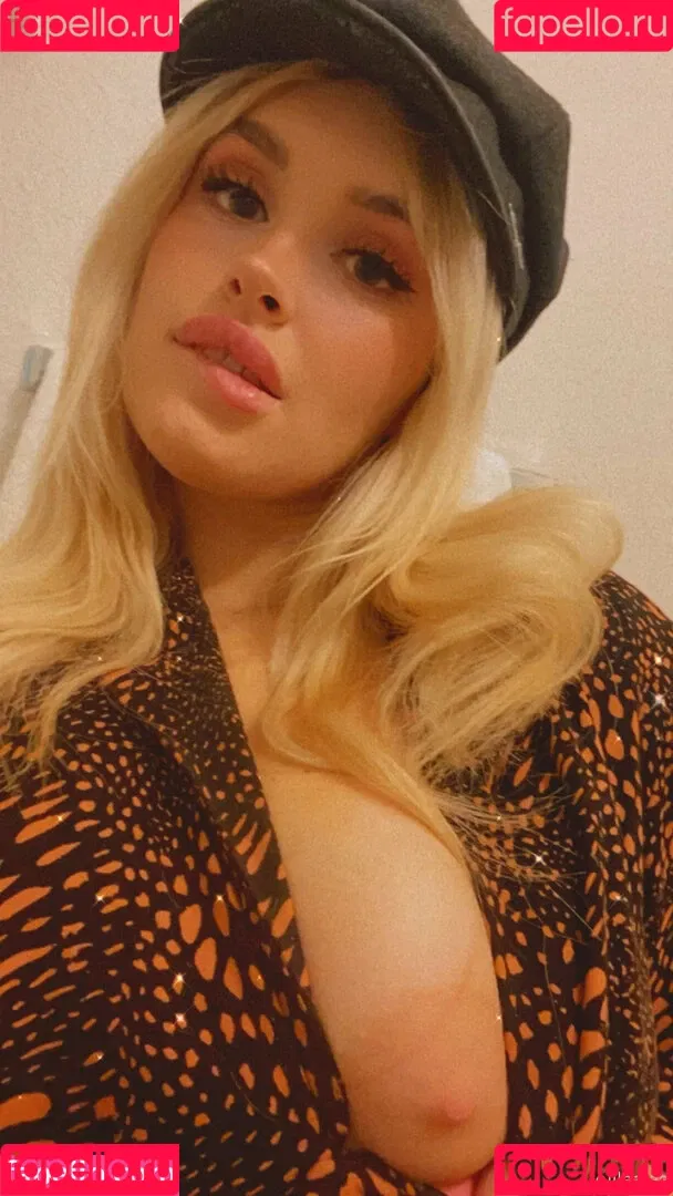 leastayspeachy Onlyfans Photo Gallery 