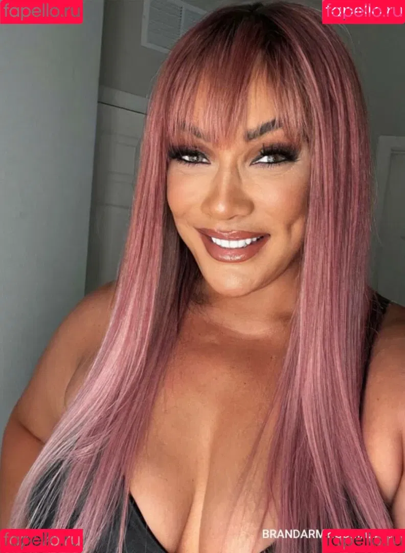 Nia Jax Onlyfans Photo Gallery 