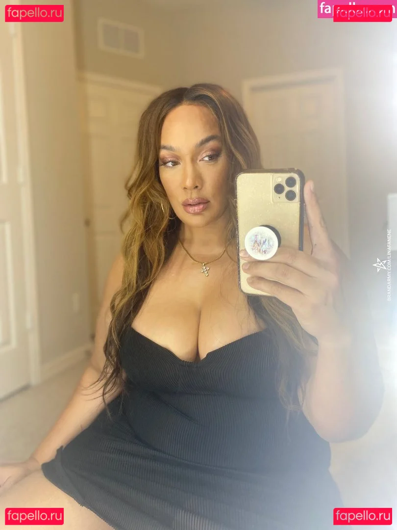 Nia Jax Onlyfans Photo Gallery 